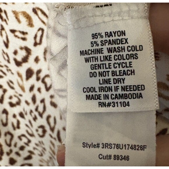 Lot of 2 Wonderly Women’s Size L Large Casual Tops Spring & Fall Prints - Picture 4 of 13